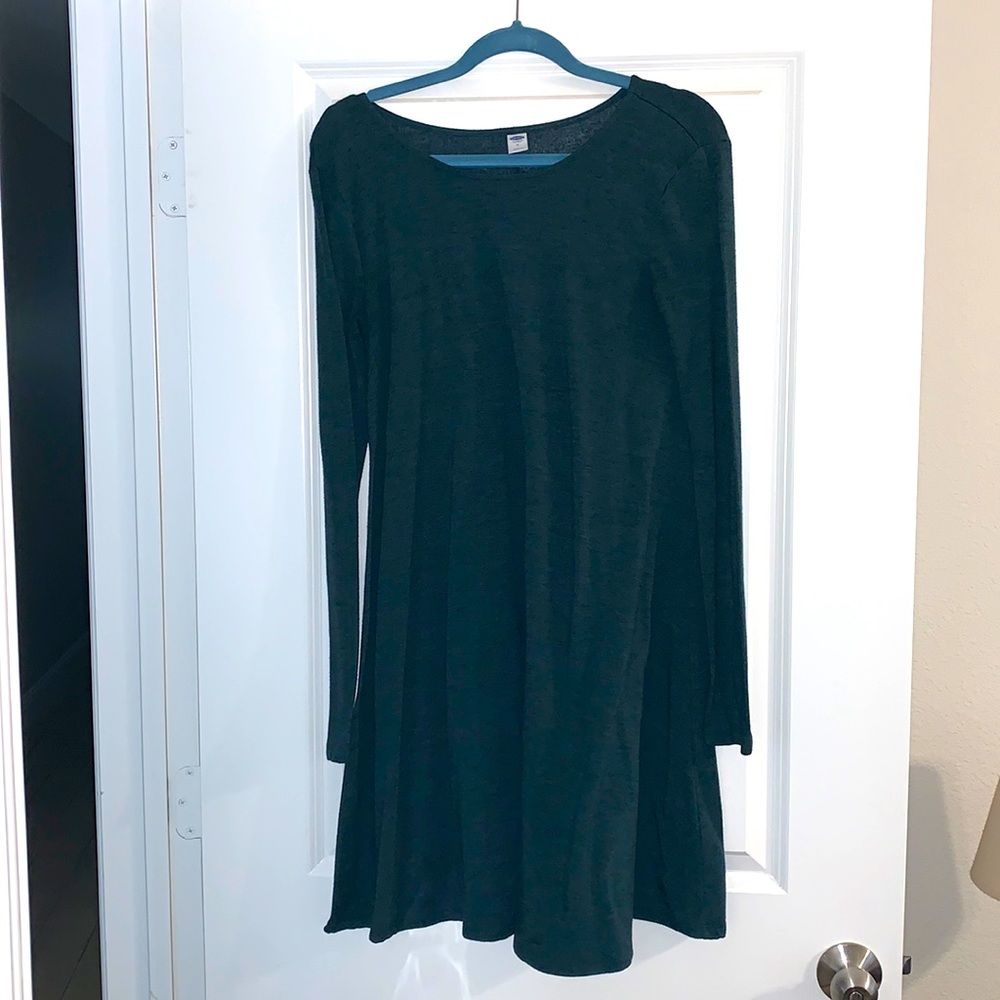 Green long sleeve swing dress
